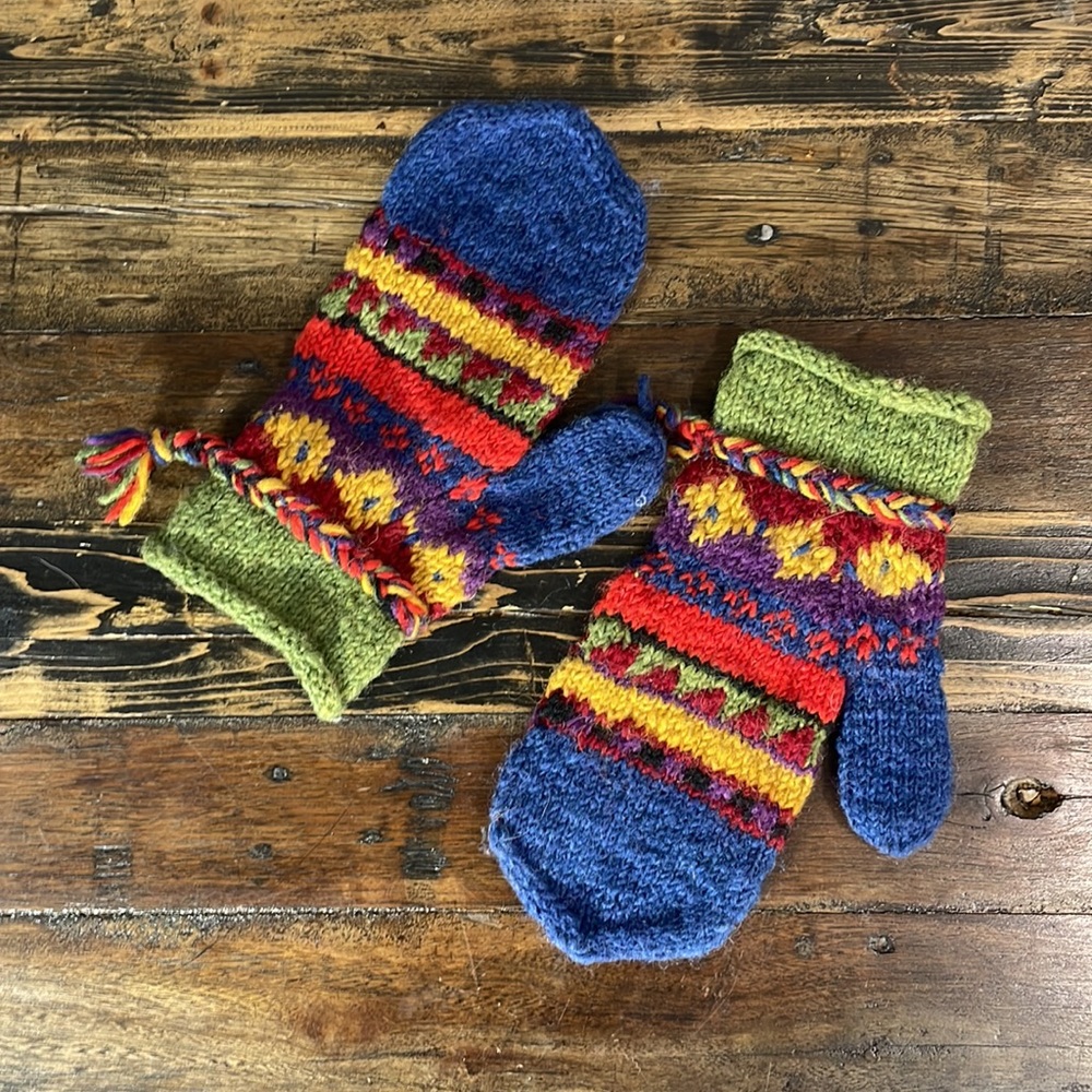 100% wool mitts made in Nepal. Handmade. - Picture 4 of 13